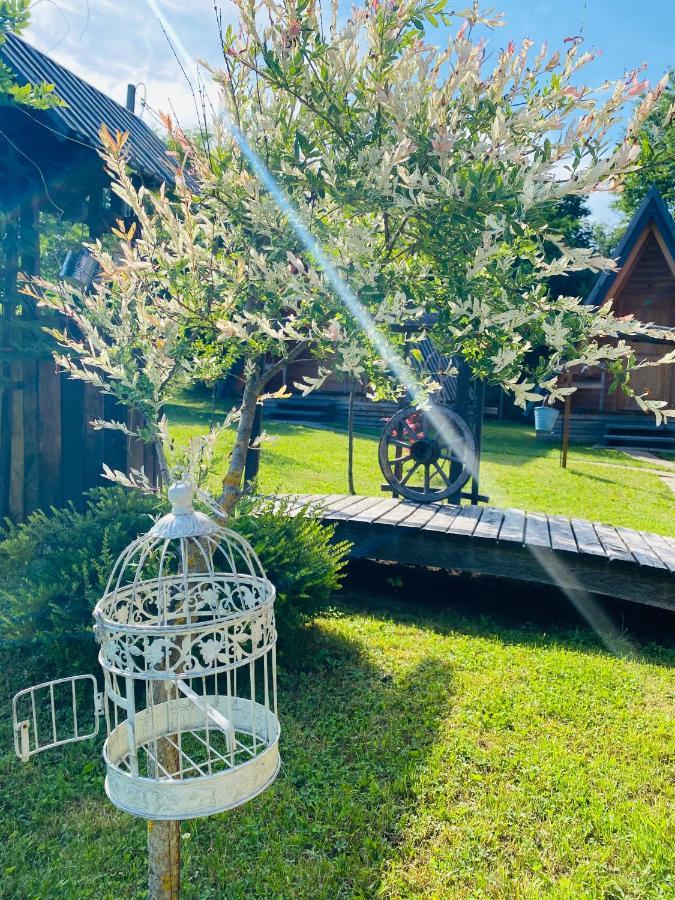 Rooms & Glamping Lana Haus Licko Petrovo Selo 외부 사진