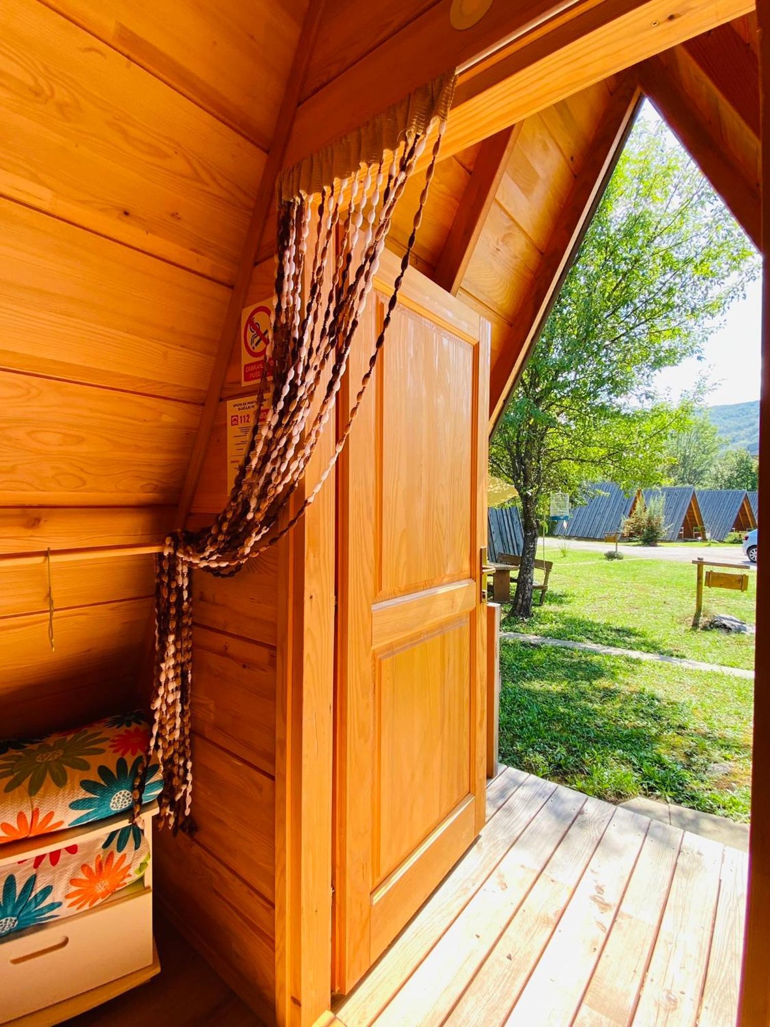 Rooms & Glamping Lana Haus Licko Petrovo Selo 외부 사진