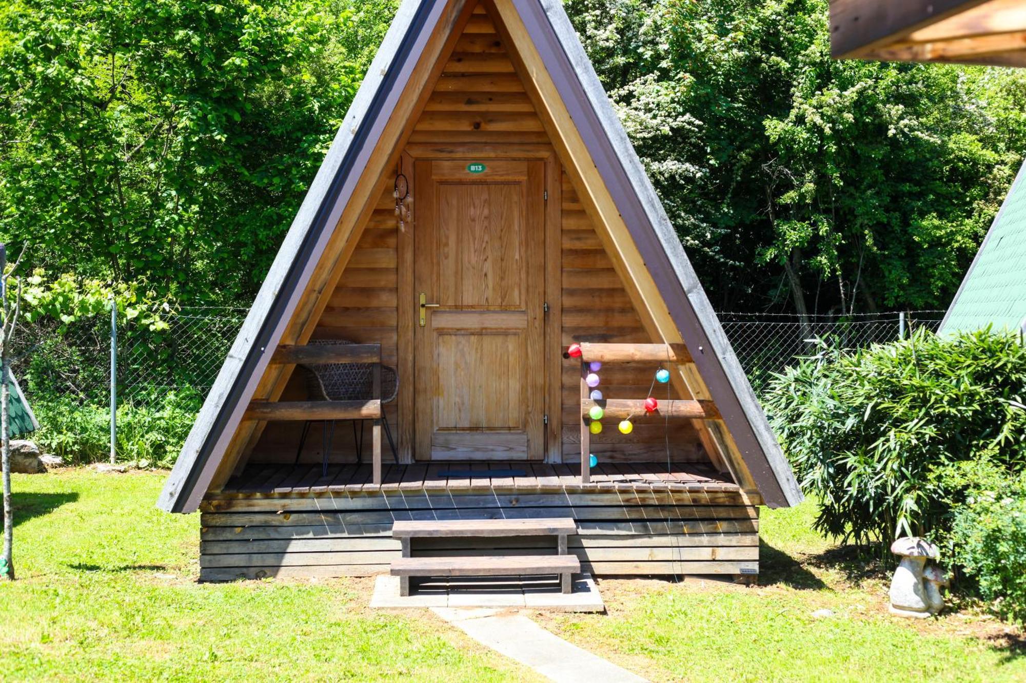 Rooms & Glamping Lana Haus Licko Petrovo Selo 외부 사진