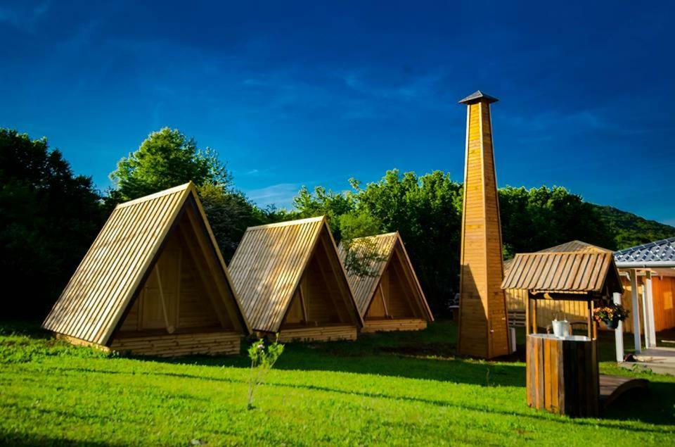 Rooms & Glamping Lana Haus Licko Petrovo Selo 외부 사진